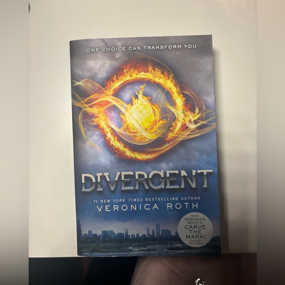 Divergent Book - Picture 2 of 2